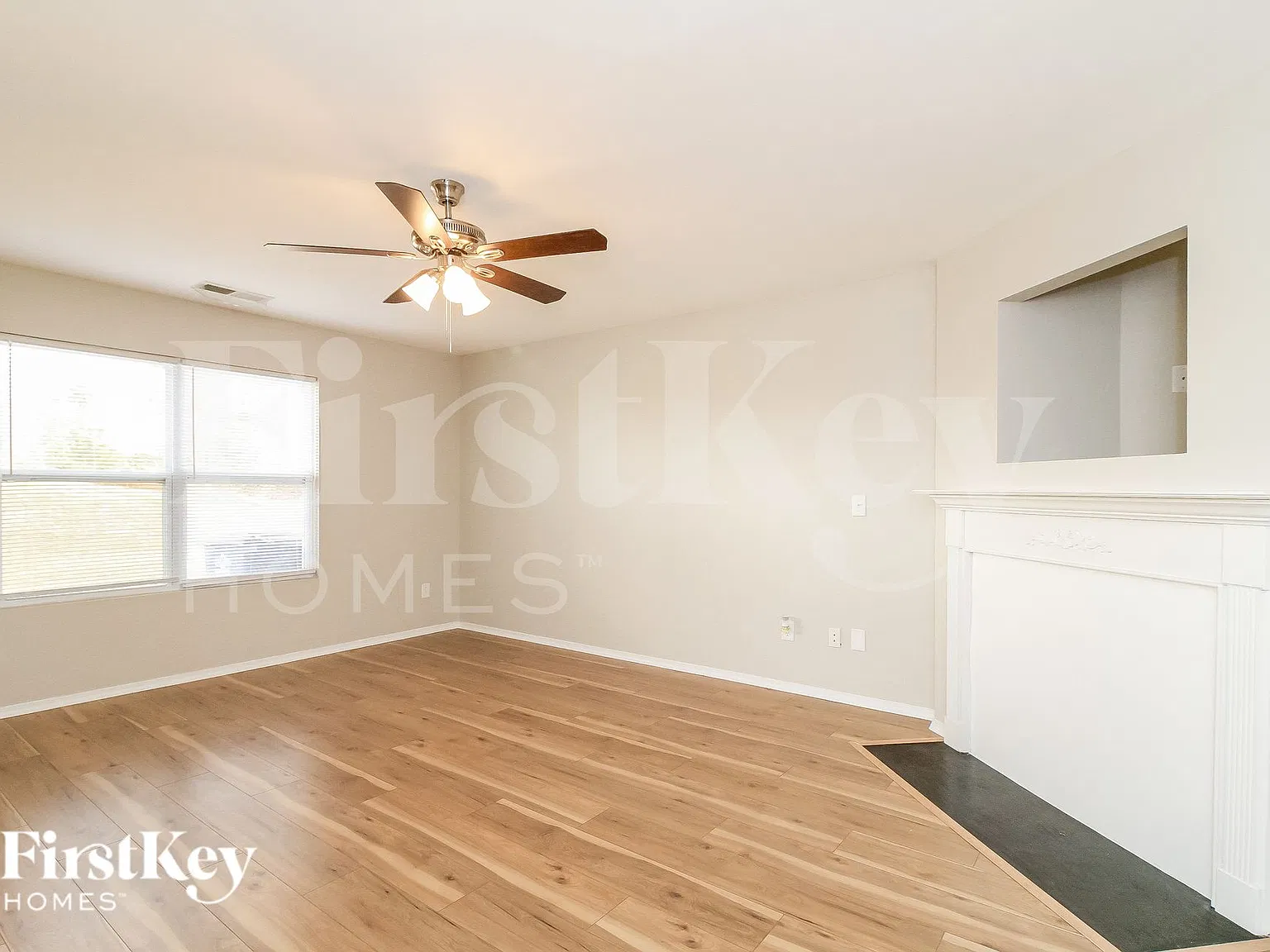 4 bed, 2.5 bath, 2500 sqft, $2,240 — Photo 3