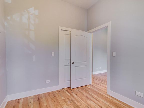 5th image of 2135 S Fairfield Ave #3