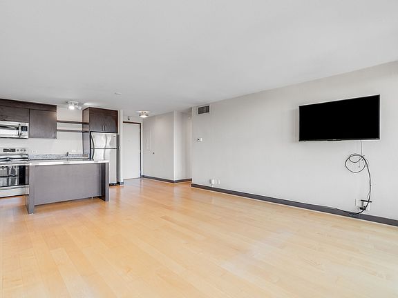 5th image of 255 SW Harrison St APT 21G