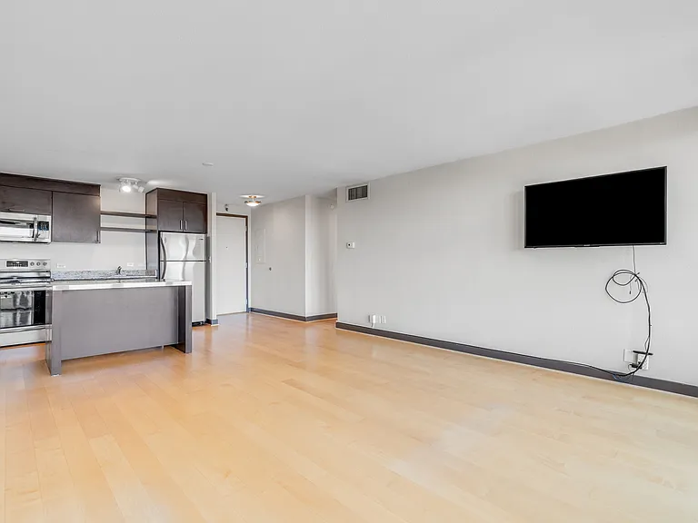 255 SW Harrison St #21G — Photo 5