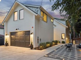 915 Grosvenor Pl, Oakland, CA 94610