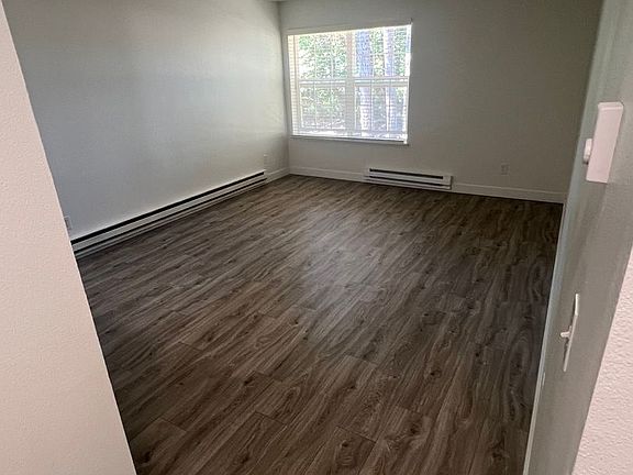 5th image of 3444 Erickson St #202