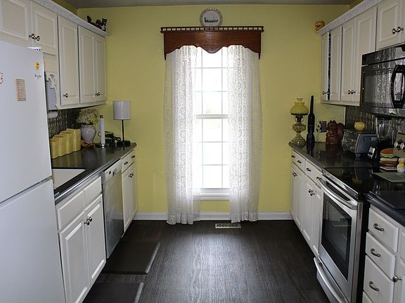 5th image of 2756 Park West Dr