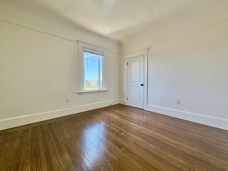 3115 Martin Luther King Jr Way — Photo 31