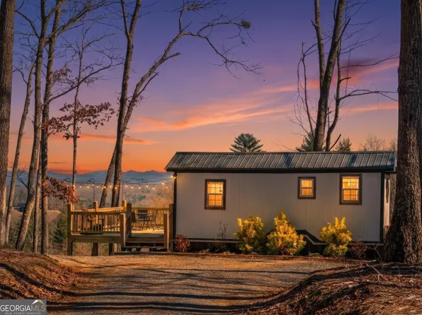 465 White Oak Cir, Blue Ridge, GA 30513