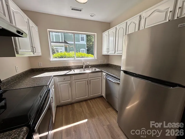 17418 Tuscany Ln — Photo 6