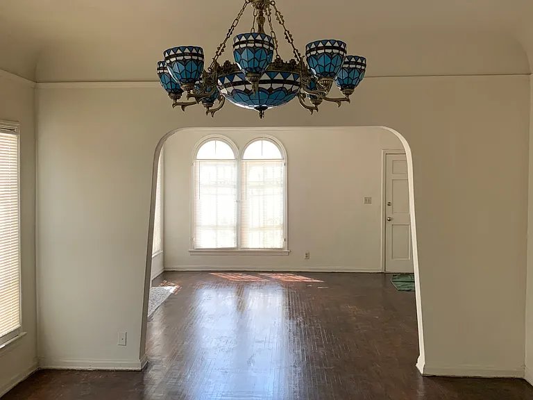 824 S Curson Ave #824 — Photo 5