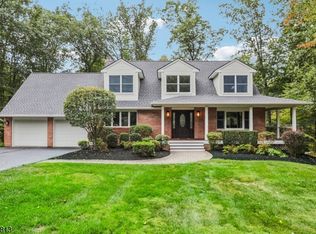 105 Oakdale Rd, Chester, NJ 07930