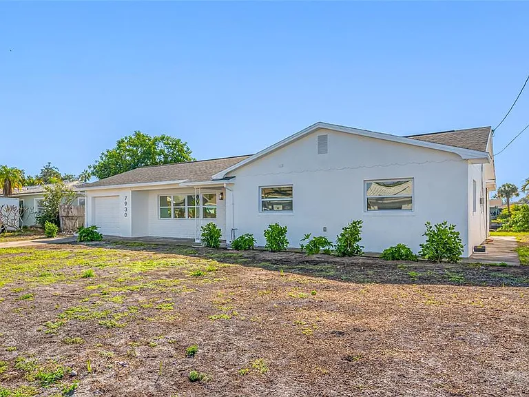 7930 Causeway Blvd S — Photo 50