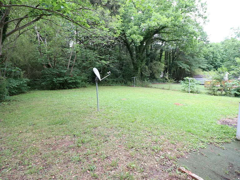 829 Carlisle St — Photo 26