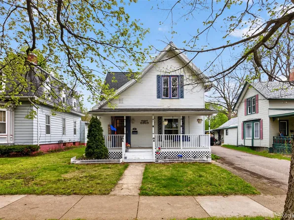 647 N Washington St, Owosso, MI 48867