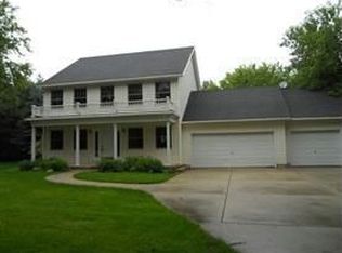W9120 Red Feather Dr, Cambridge, WI 53523