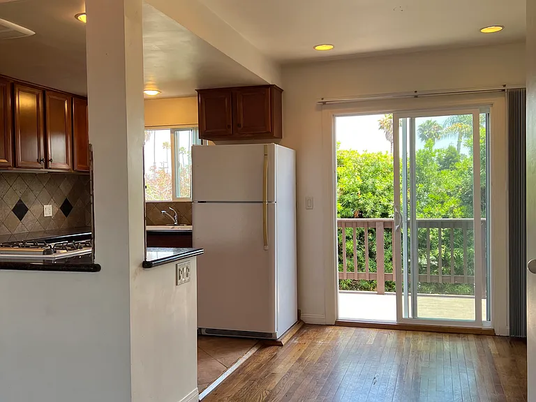 4837 Brighton Ave — Photo 11