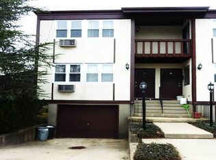 1 Boxwood Rd, Port Washington, NY 11050