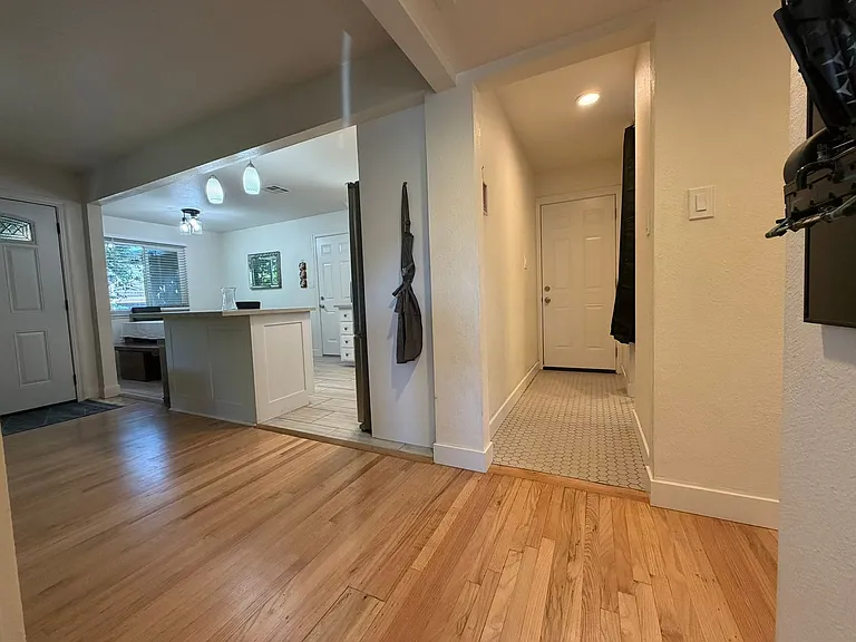 130 Brady Ct — Photo 27