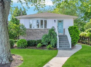 104 Ralph Ave, Babylon, NY 11702