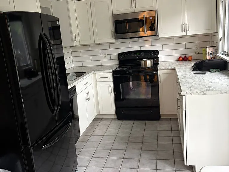 350 University Ave #2 — Photo 11