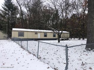 215 E Daniels Rd, Twin Lake, MI 49457