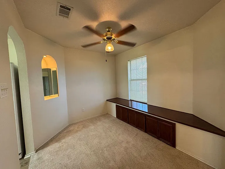 1204 Bristol Dr — Photo 2