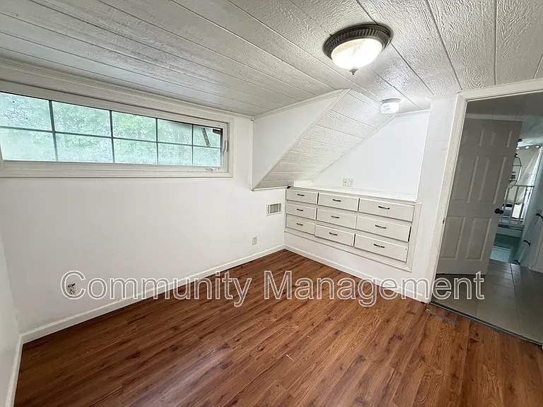 18819 Greenwell Springs Rd #D4 — Photo 9