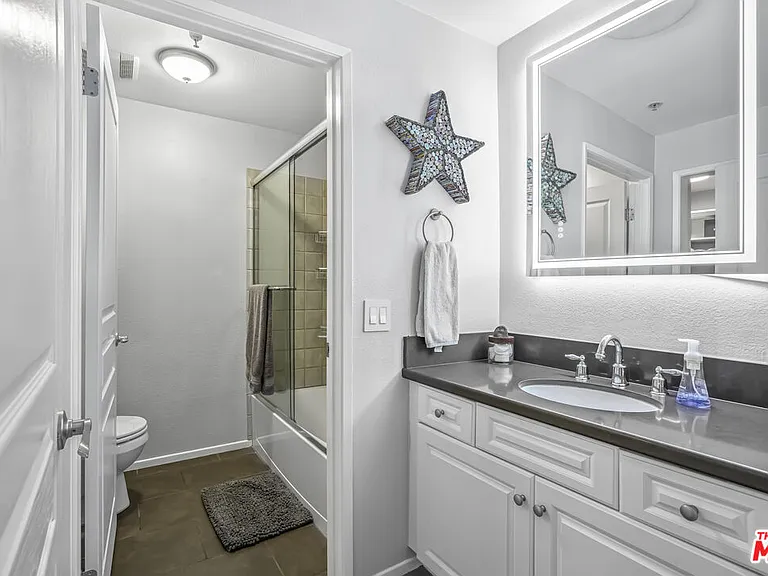 7320 Hawthorn Ave #315 — Photo 6