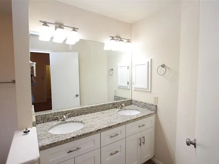 605 Elder Way — Photo 13