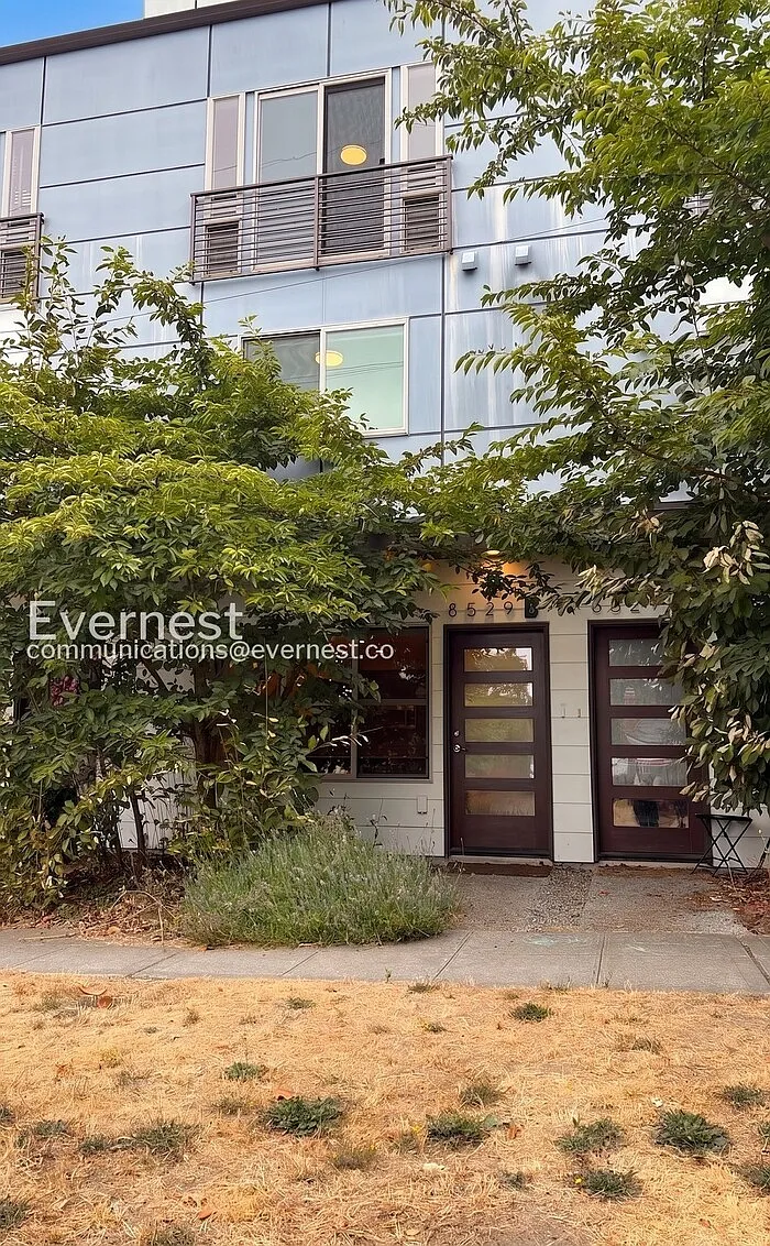 3 bed, 2.5 bath, 1227 sqft, $3,195 — Photo 1