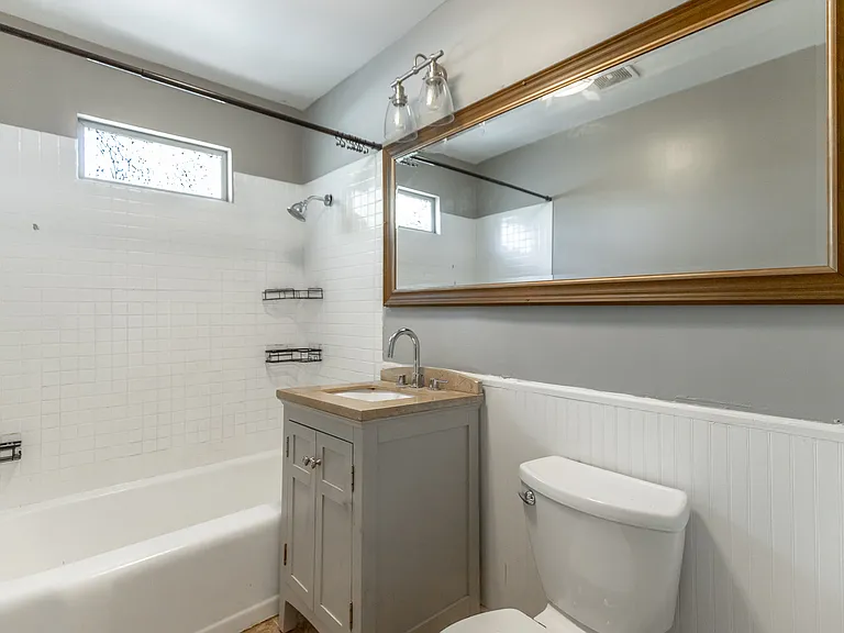 1209 Hanover St — Photo 15