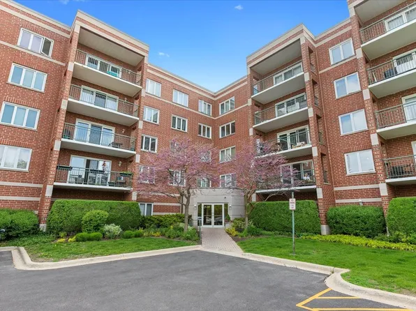 5255 N Riversedge Ter APT 206, Chicago, IL 60630