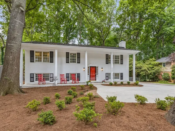 1020 Tanglewood Dr, Cary, NC 27511