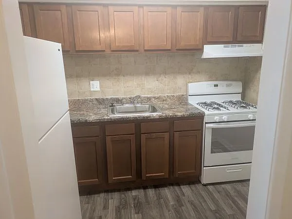Aquahart Manor — Photo 30
