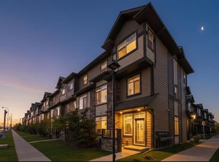 815 E 85th St SW, Calgary, AB T3H 1W7