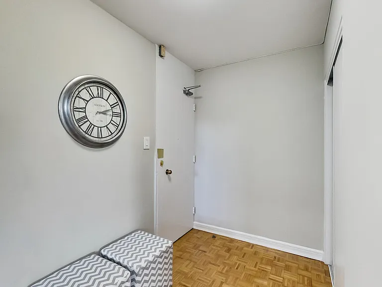 630 Roselawn Ave — Photo 52