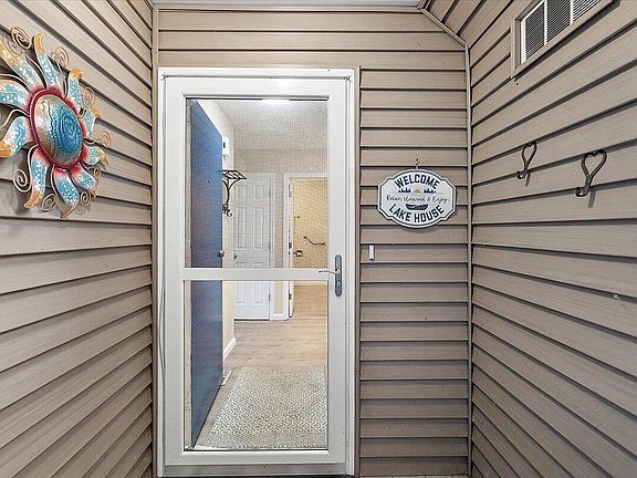 5th image of 5632 N Watervliet Rd APT 16