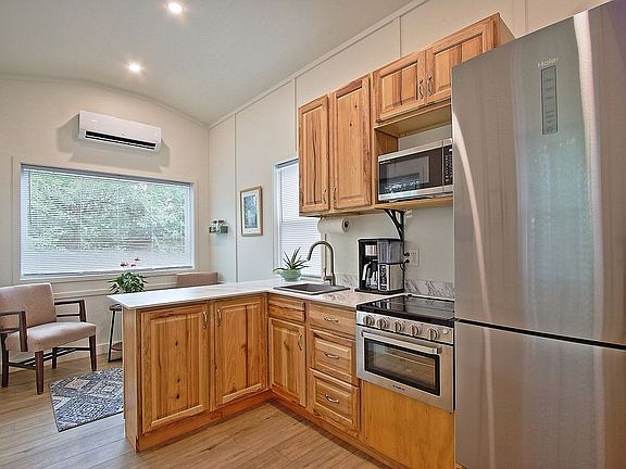 2nd image of 867 Schwanger Rd #37