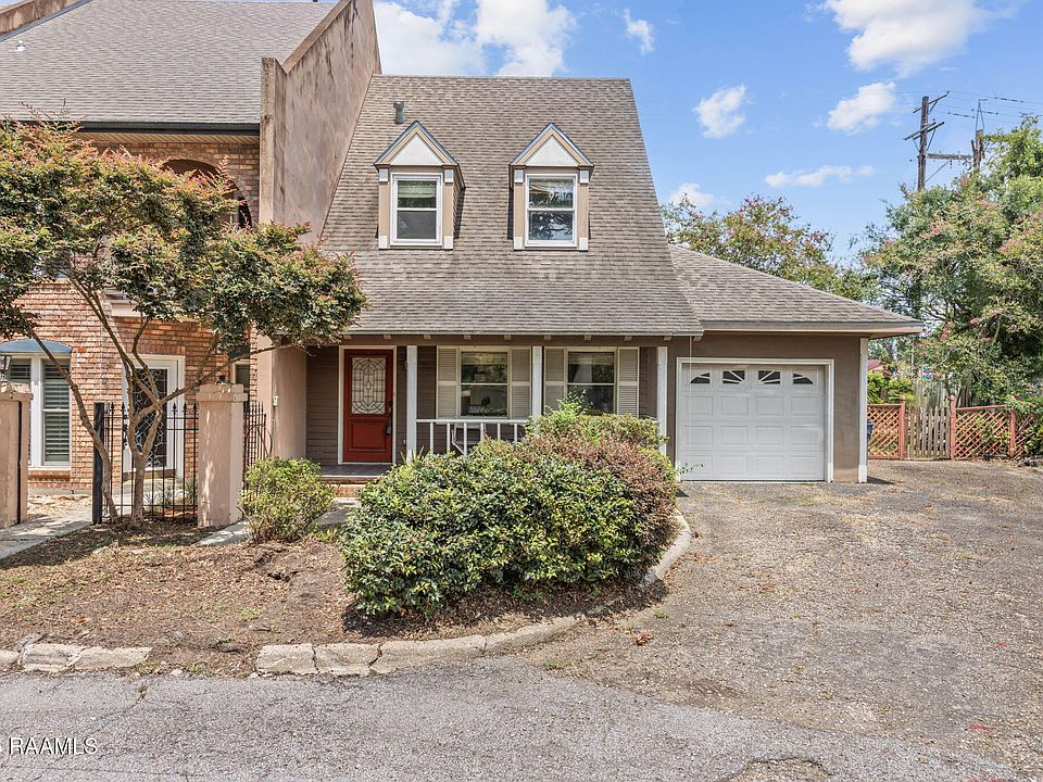 1st image of 559 Esplanade Dr