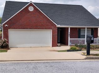 760 Jacoby Dr, Loganville, GA 30052