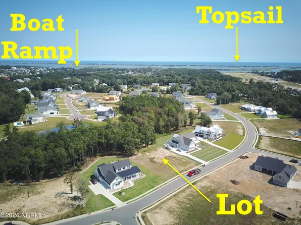 126 W Scarborough Court, Hampstead, NC 28443