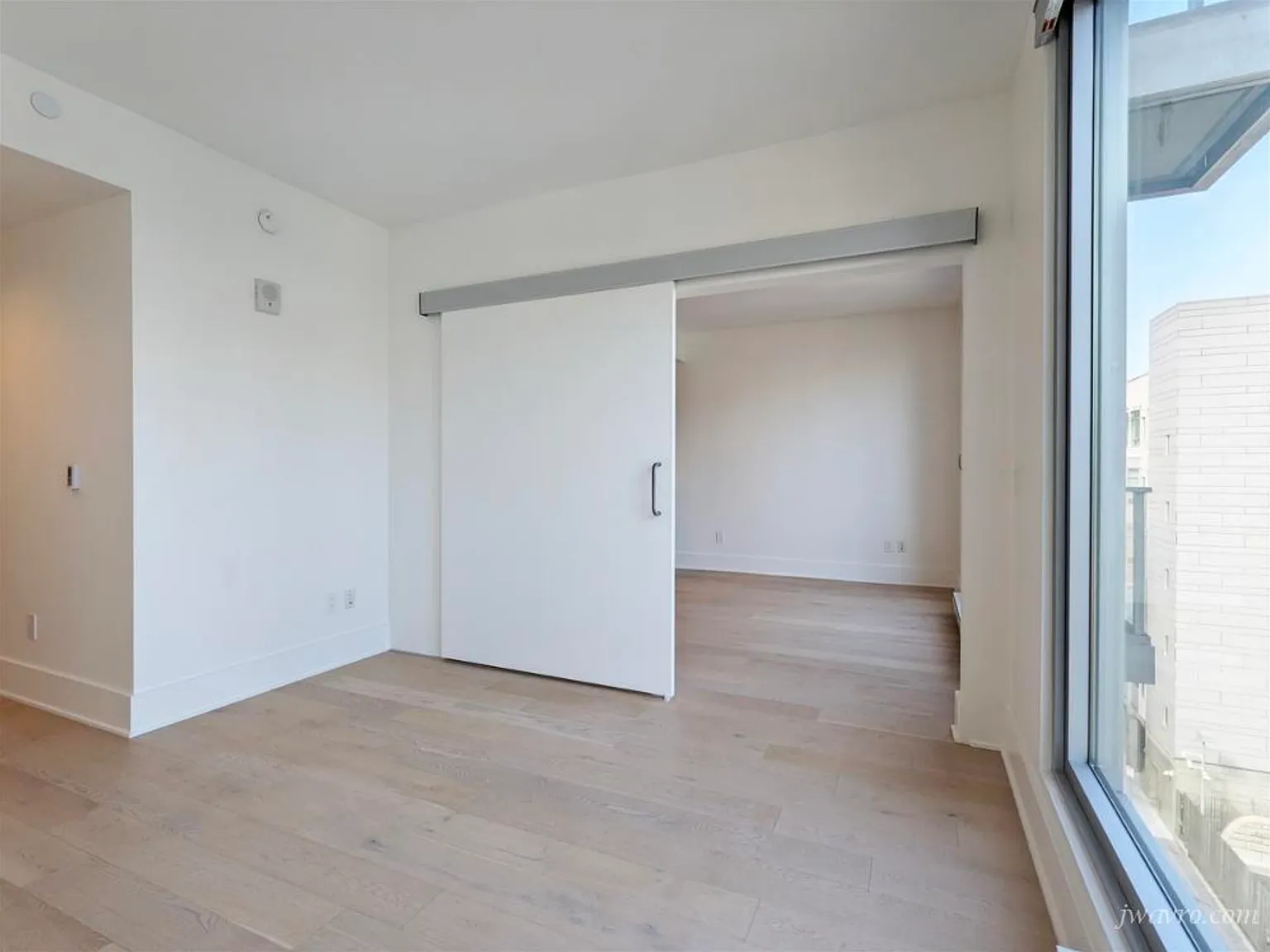 1 bed, 672 sqft, $4,169 — Photo 3