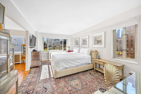 Sold by Bond New York | media 11