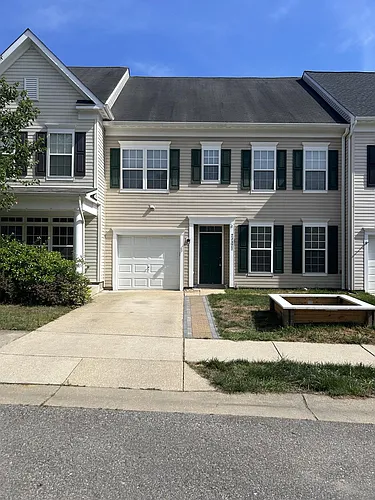 23122 Lilac St Photo 1