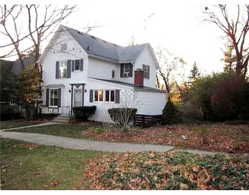 608 Oswego St photo 1