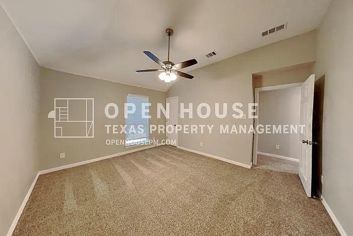8205 Hartford Dr — Photo 15