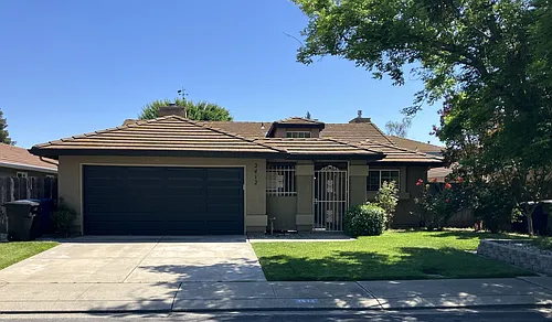 2412 Alexia Way Photo 1