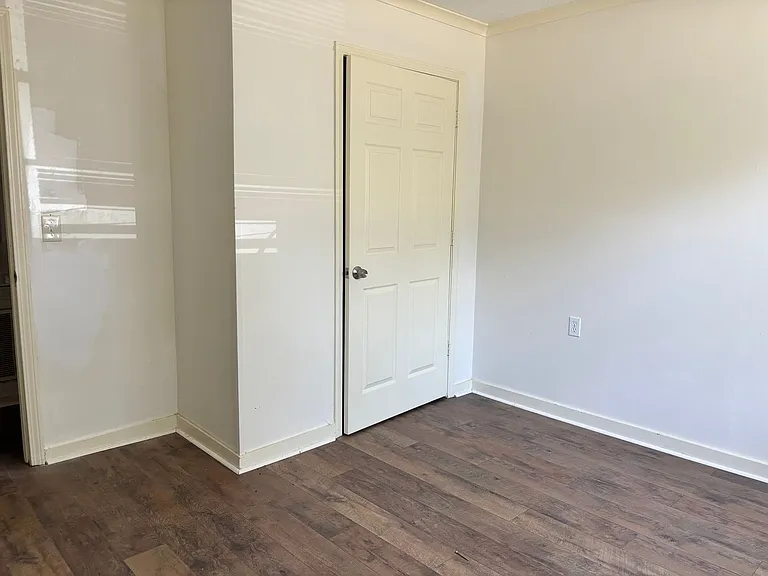 410 Oneida Ave — Photo 4