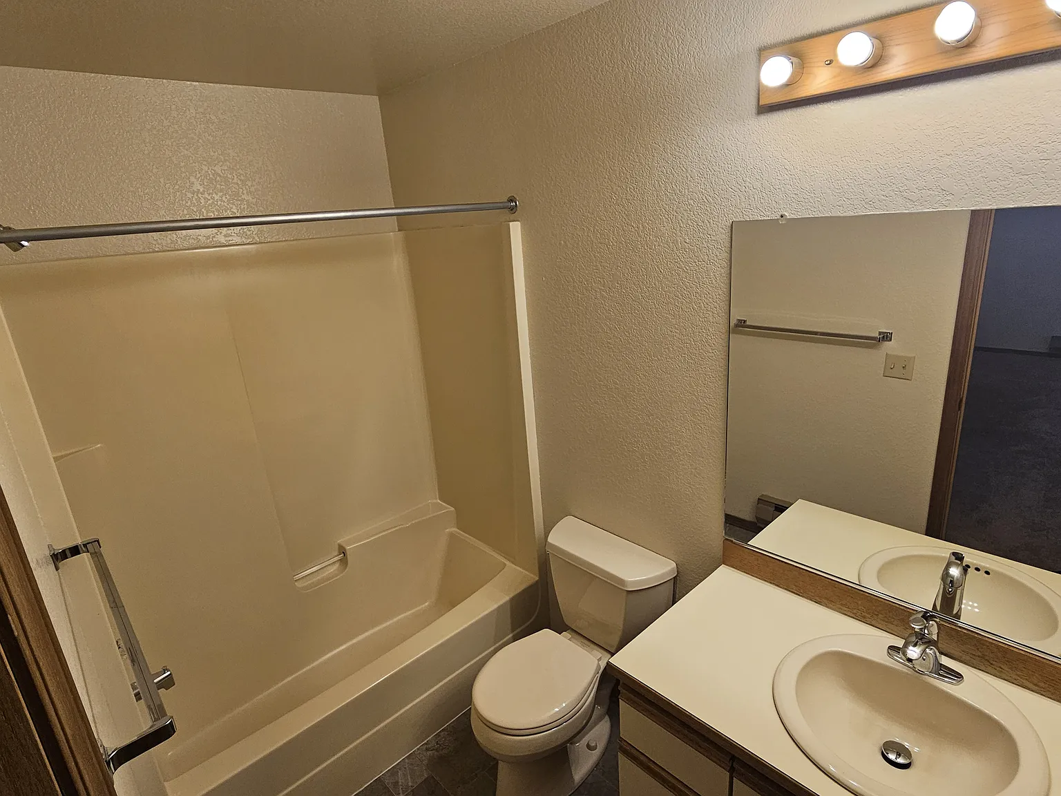 Top of the Lake Apartments — Photo 4