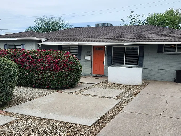 2514 E Campbell Ave — Photo 10