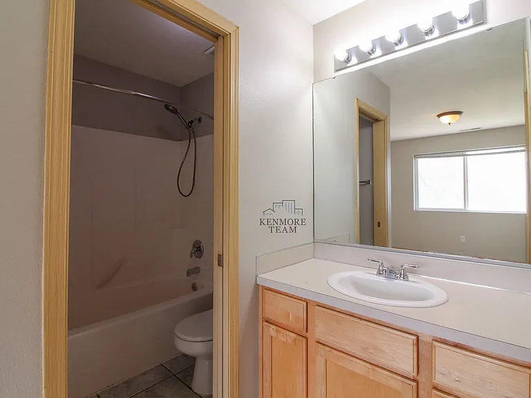 2815 S Underwood St — Photo 9