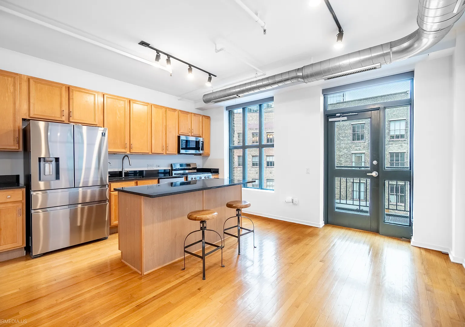 3 bed, 1500 sqft, $3,795 — Photo 3