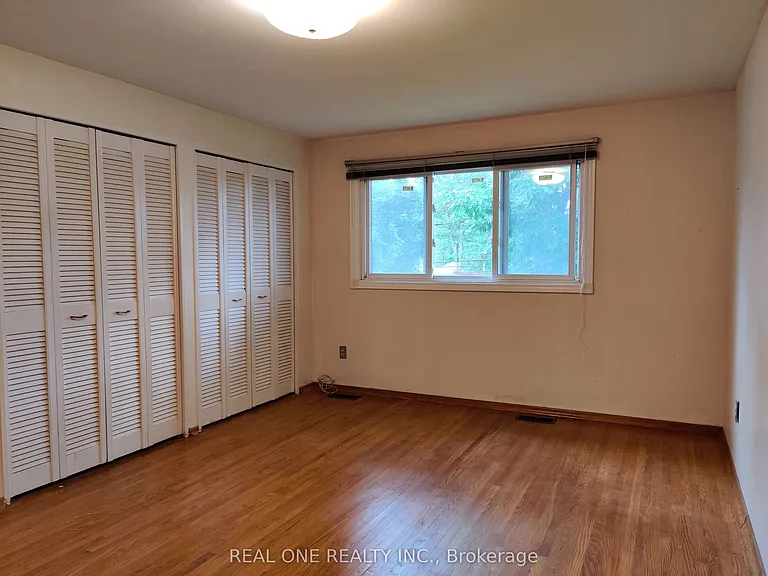 93 Southdale Dr #UPPER — Photo 10